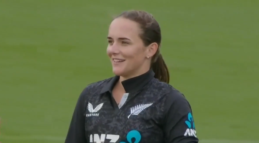 7/34! Amelia Kerr delivers her best bowling figures in ODIs