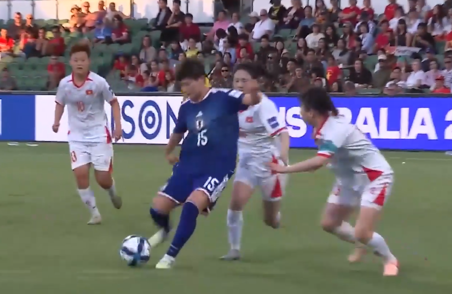 Aoba Fujino's brilliant strike extends Japan's unbeaten run