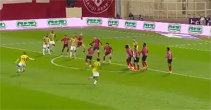 FREE-KICK MAGIC! Diaby rifles it into the bottom corner