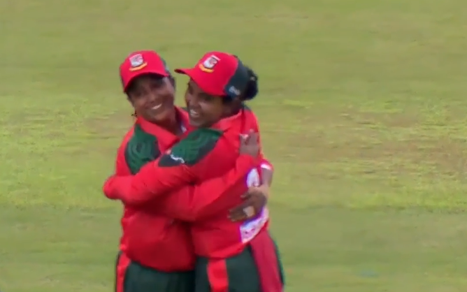 Sultana Khatun's 3 for 8 | 3rd T20I
