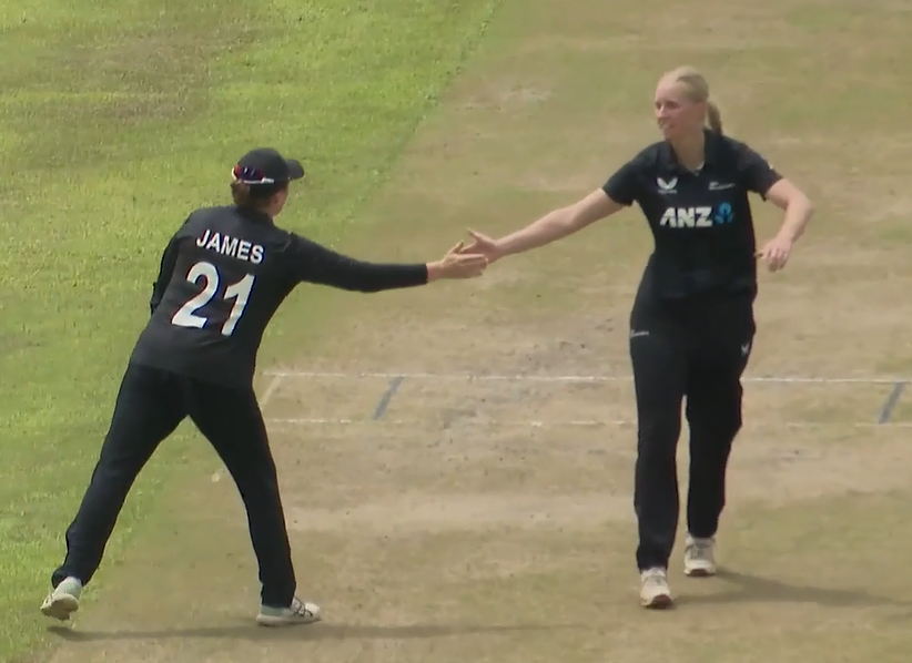 Hannah Rowe's 3 for 36 | Match 2