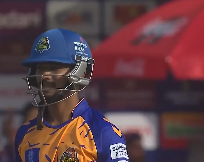 4444! Rahul Chandrol unleashes mayhem on Mangesh Yadav