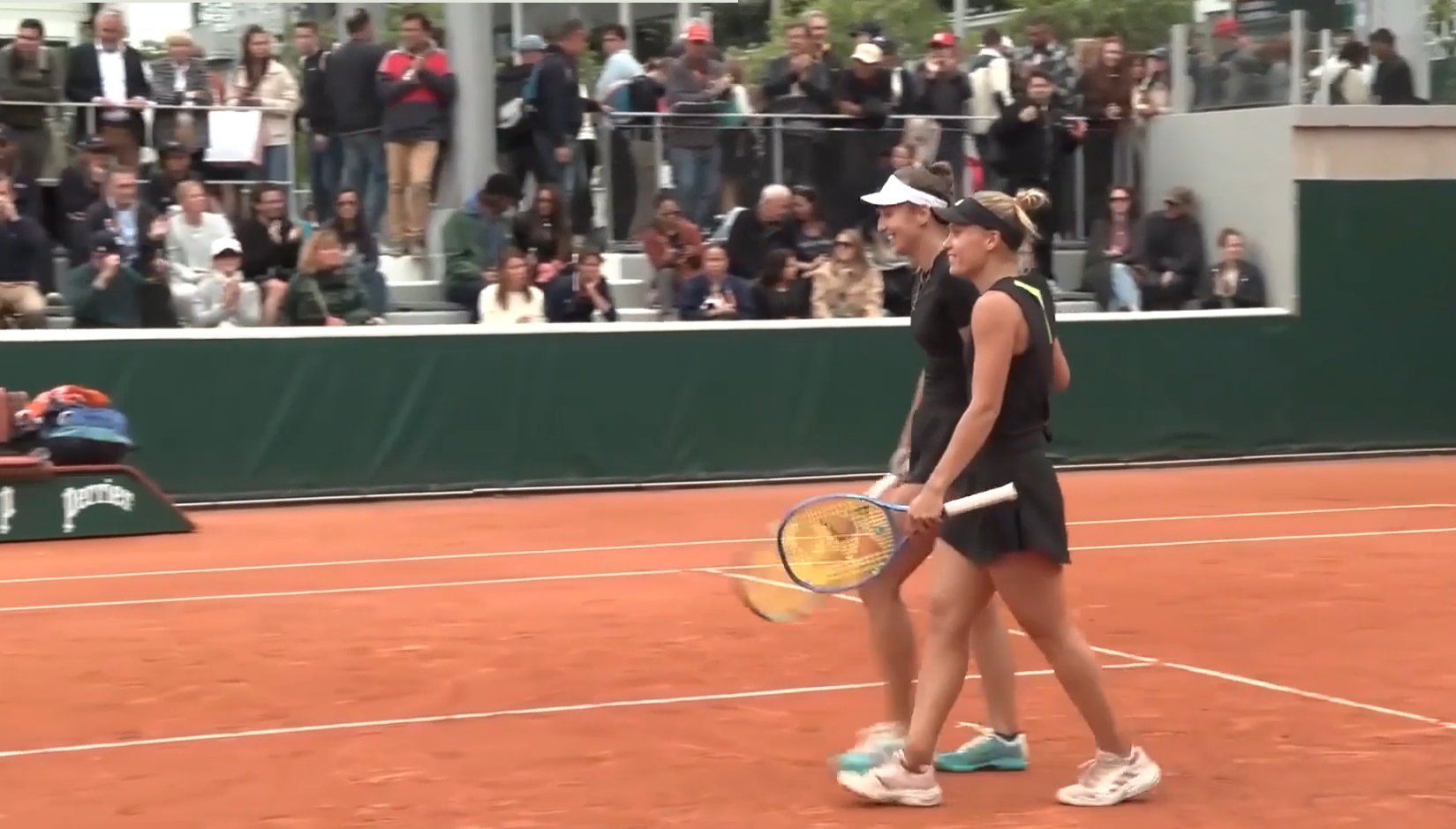 Dartron/Rakotomanga Rajaonah vs Detuic/Starodubtseva | Women's doubles, round 1 | Roland Garros 2025