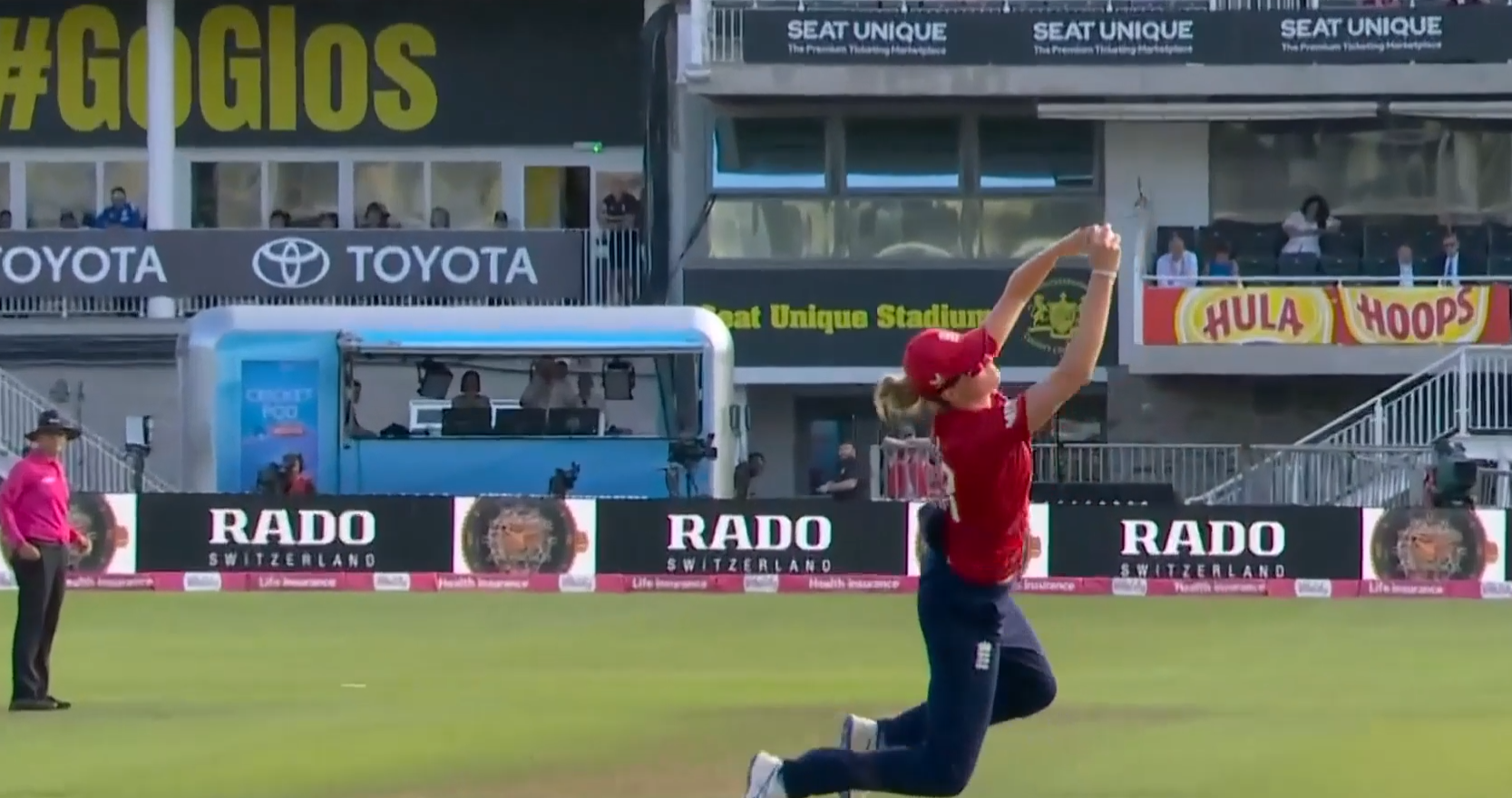 Judge. Run. Dive: Lauren Bell's splendid grab