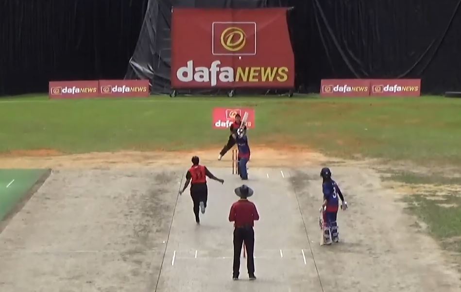 Shafina Mahesh's 3 for 2 | 1st T20I