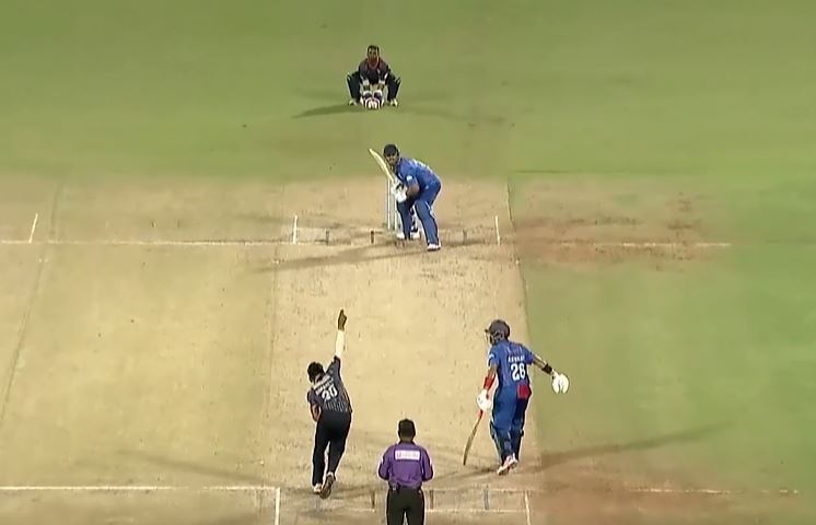 Soyeb Sopariya's 3 for 27 | Match 9