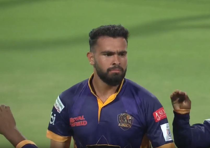 Sukhmeet Singh's 3 for 26 | Match 1