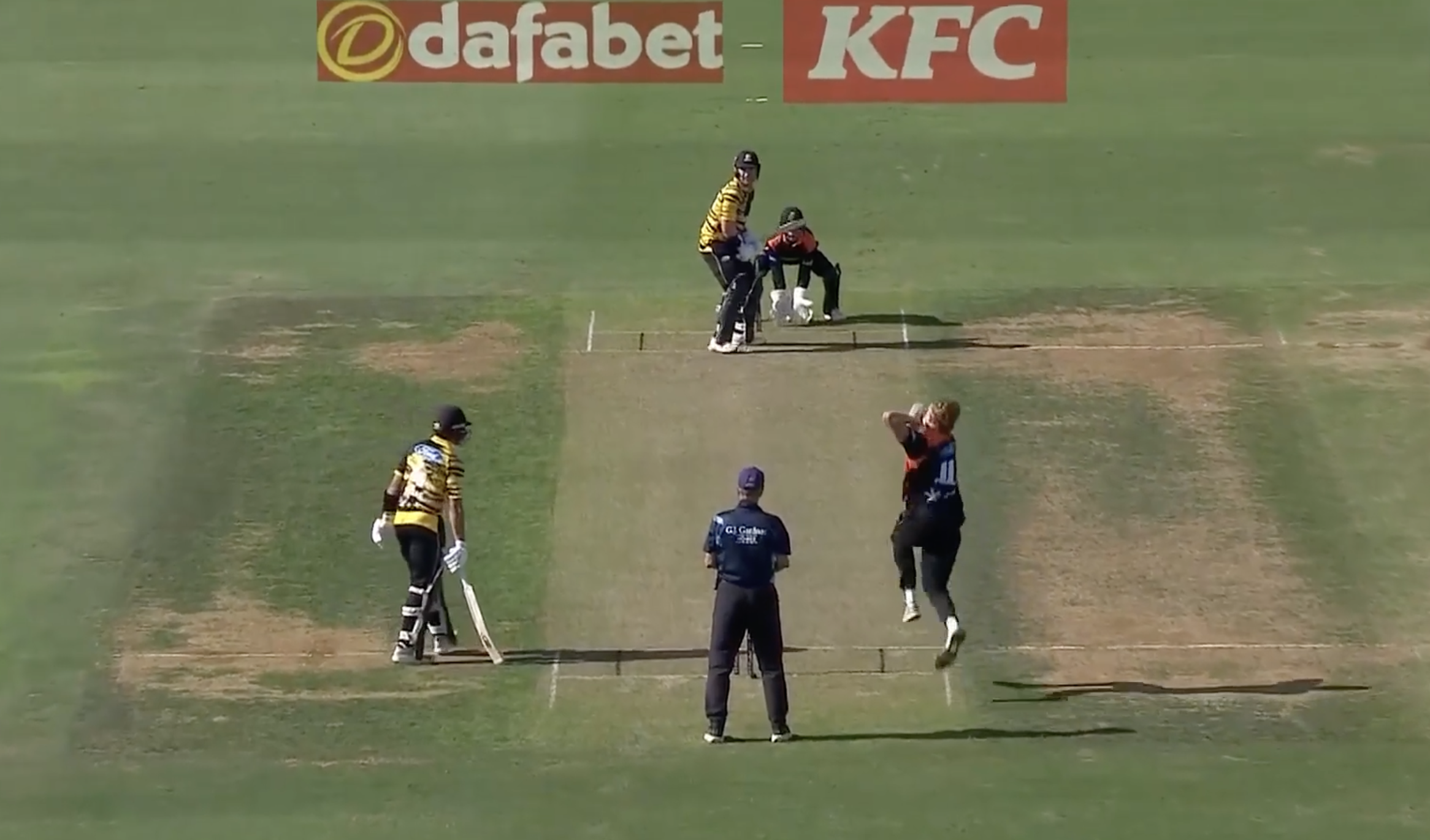 6466! Kelly, Abbas take Pringle to the cleaners 