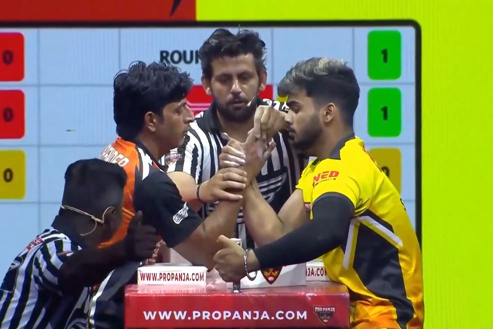 Kiraak Hyderabad vs MP Hathodas | Stewe Thomas vs Surender Saini (70 Kg) | Hindi Highlights