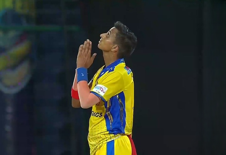 Tejas Baroka's 3 for 12 | Match 11
