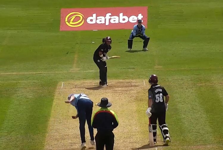 Somerset vs Derbyshire: Joshua Thomas's 54* off 41