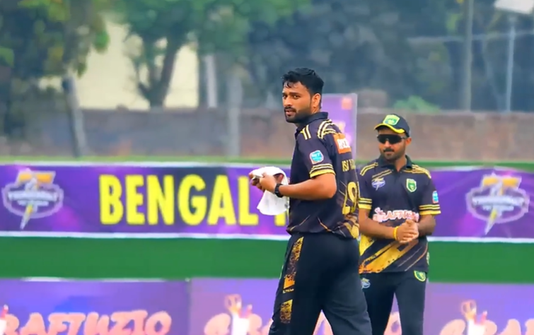 Punjab Lions beat Mumbai Maverics by 10 runs | Match 11