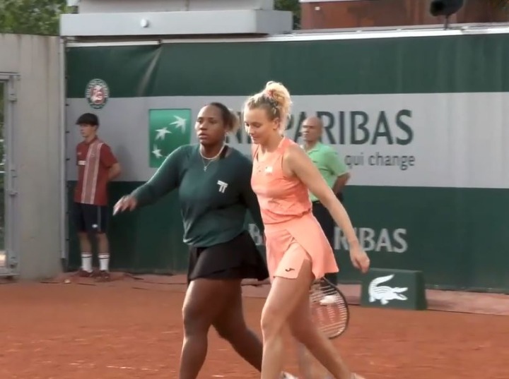 Siniakova/Townsend vs Gadecki/Zhang | Women's doubles, round 1 | Roland Garros 2025