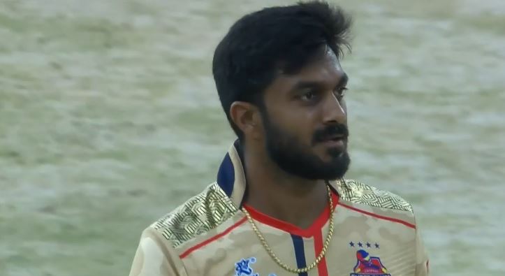 Vijay Shankar's 3 for 23 | Match 25