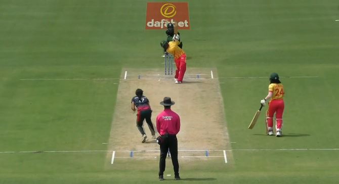 Isani Vaghela's 3 for 16 | 3rd T20I