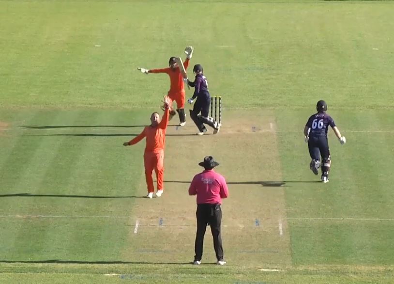 Roelof van der Merwe's 3 for 34 | Match 64