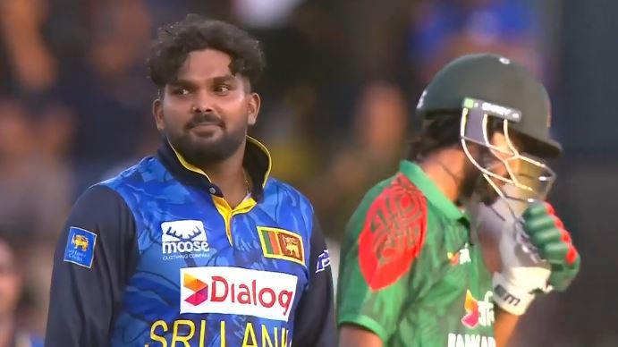 Wanindu Hasaranga's 3 for 60 | 2nd ODI