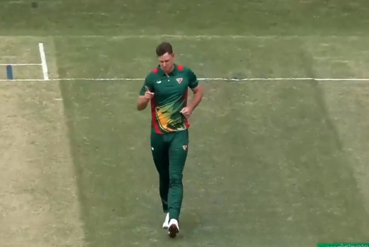 Beau Webster's 3 for 41 | Match 1