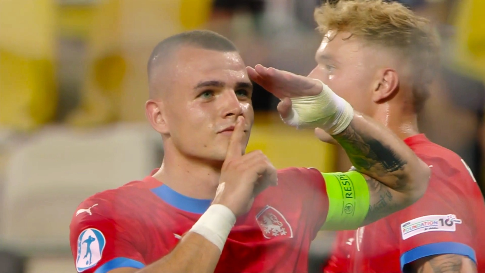 Silken Strike! Sejk’s sublime header stunned the crowd | Top moment of the day 6