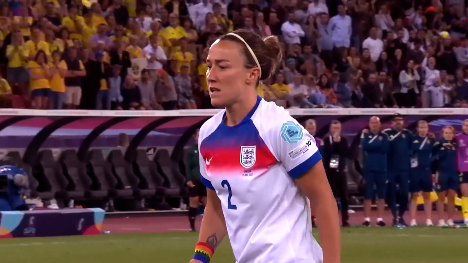 Nerves of Steel! Bronze blasted England into the final four | Top moment of the day 14