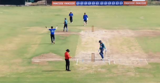 Praveen Yadav's 4 for 21 | 1st Semi-final