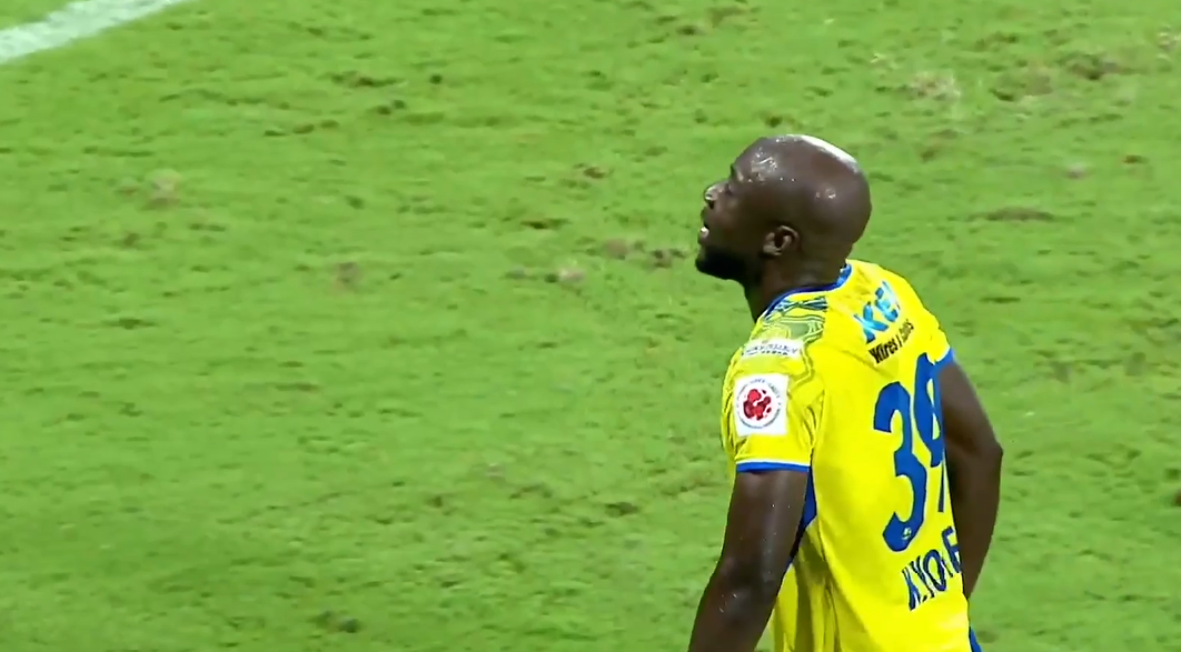 TOP-CORNER THUNDER! Yoke lights up the second half