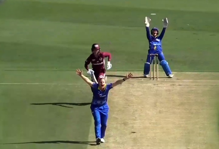 Zoe Cooke's 3 for 47 | Match 12