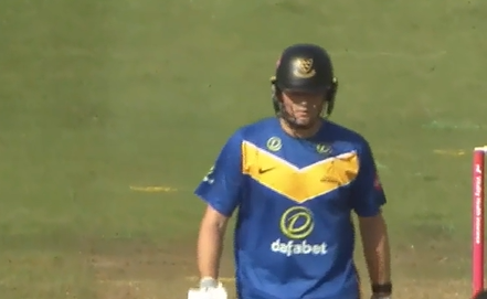 Glamorgan vs Sussex: James Coles's 69* off 49