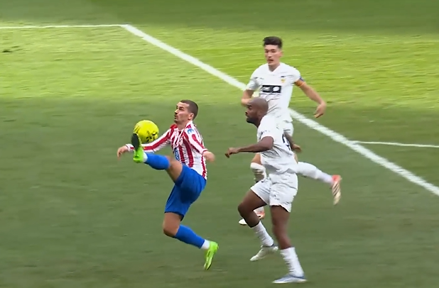 WOWZA! Griezmann paints a masterpiece from the long ball