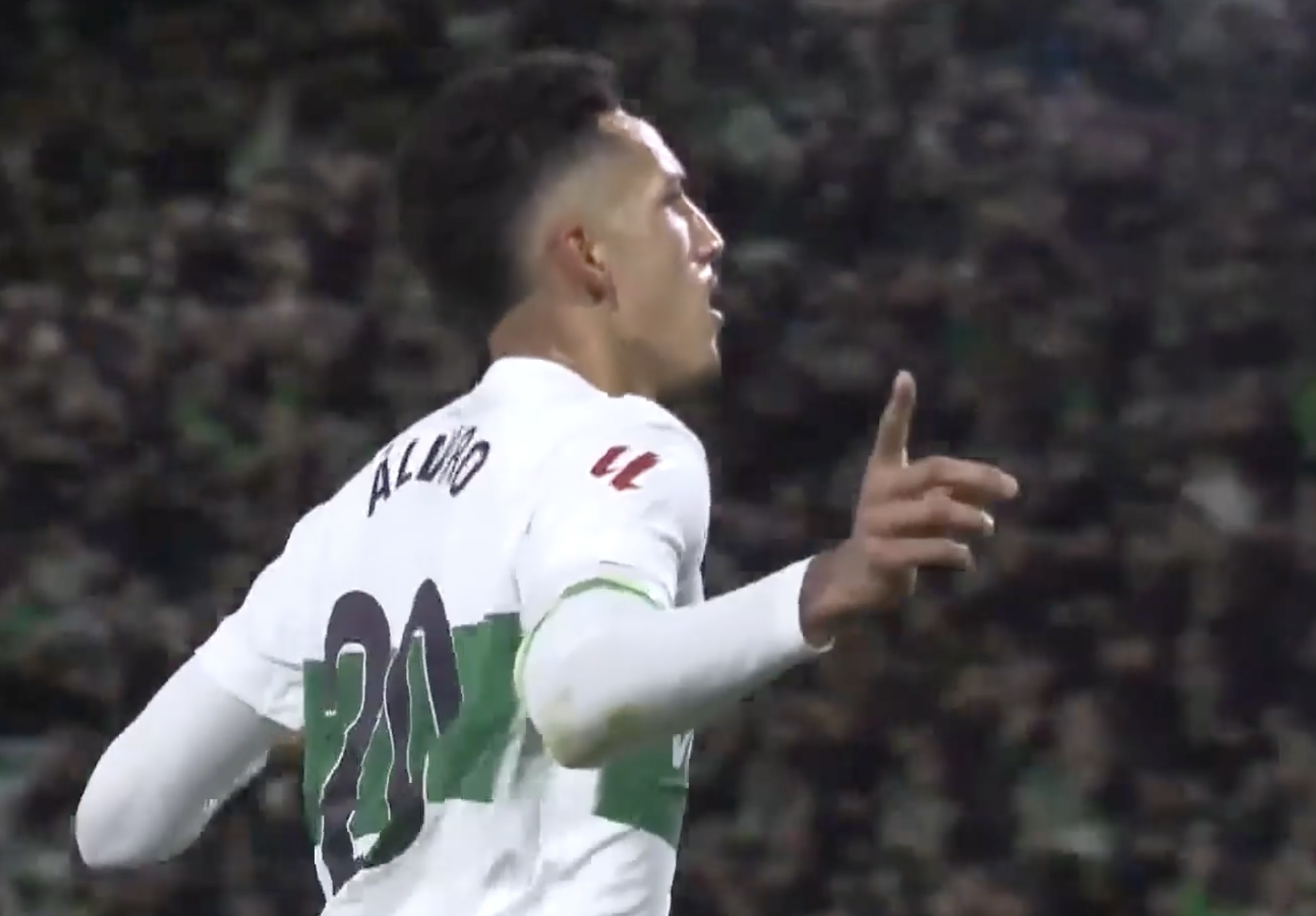 TERRIFIC STRIKE! Alvaro Rodriguez shocks Barcelona