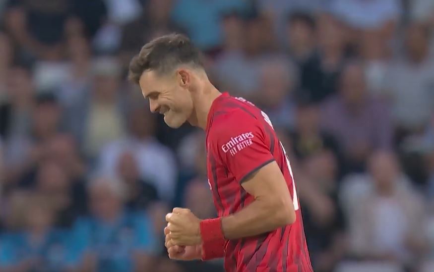 3-Wicket Haul! Anderson pulled the plug on Yorkshire's batting