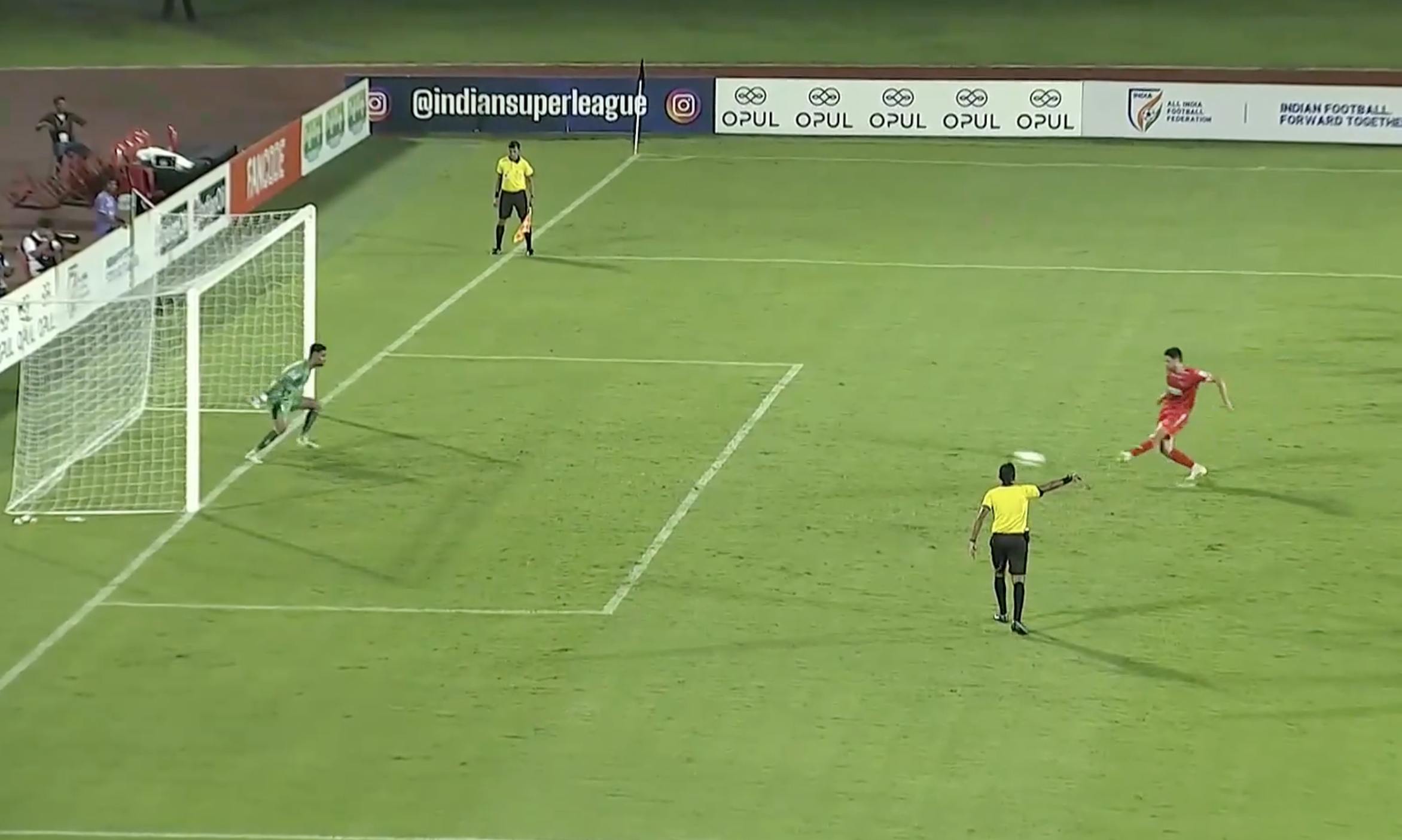 CLINICAL! Andy doubles the lead for the Highlanders