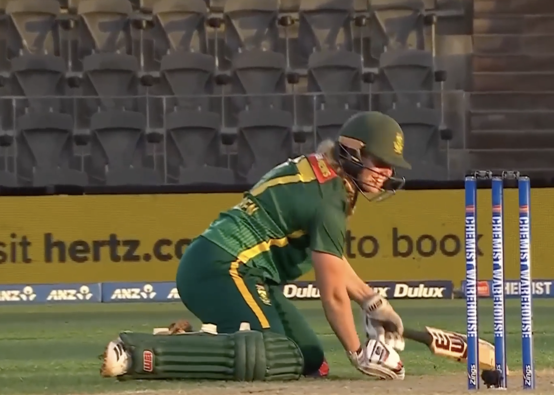 BRILLIANT! Annerie Dercksen notches up her fifth half-century in ODIs