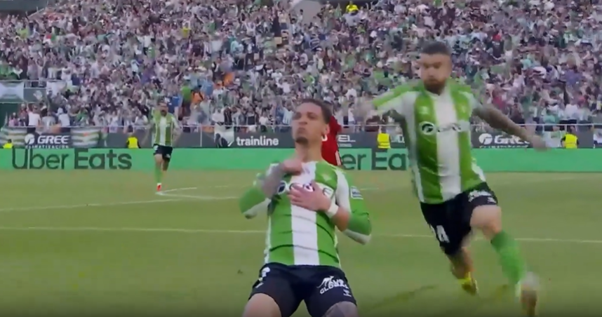 WOAH! Antony unleashes a screamer