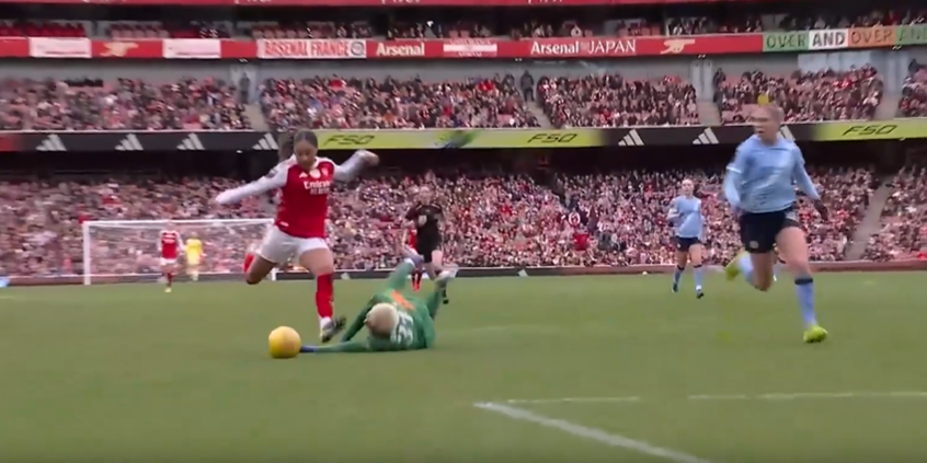 Pure Composure! Olivia Smith's classy finish dazzles the stadium