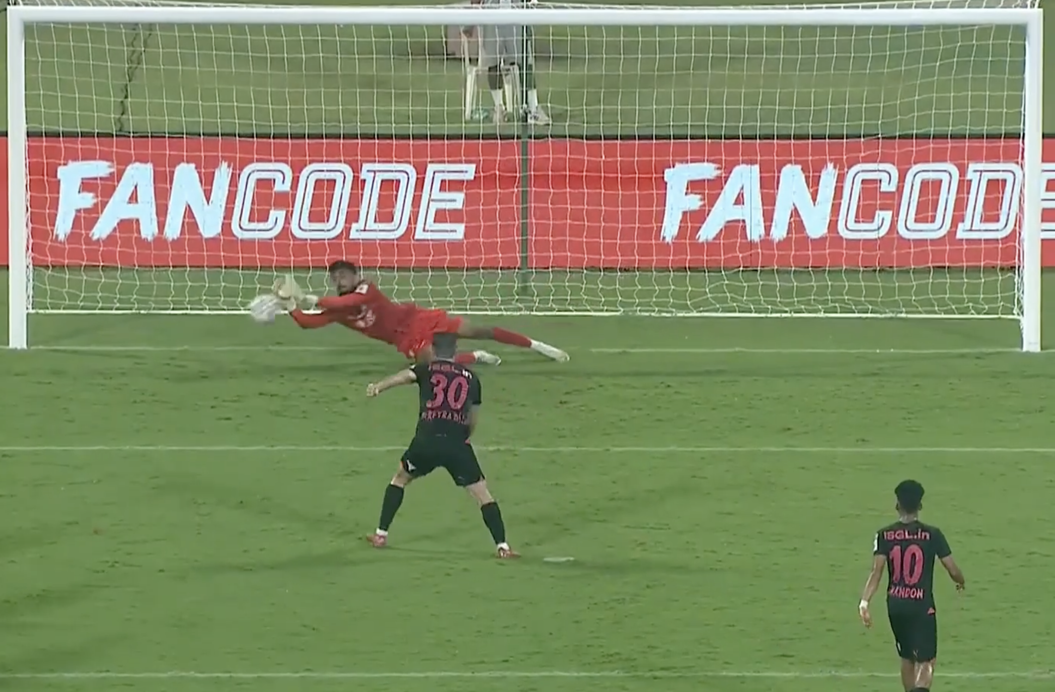 Absolute masterclass in mind games! Watch Arsh's brilliant penalty save