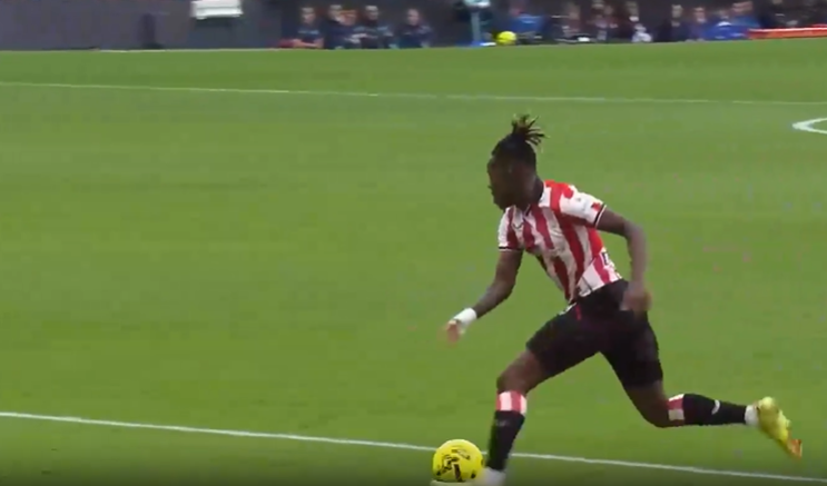 SOLO BRILLIANCE! Nico Williams bamboozled Oviedo's defence