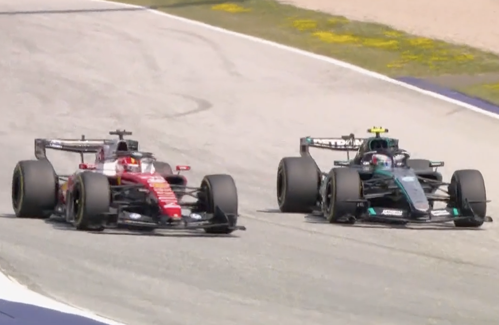 SUPERB! Antonelli makes the move on Leclerc into Turn 9