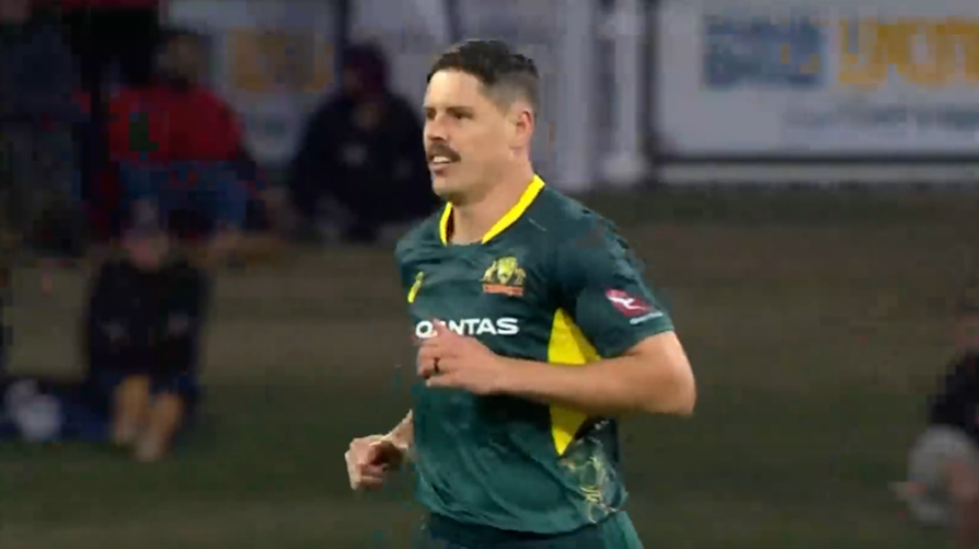 WW! Dwarshuis ripped through with back-to-back blows