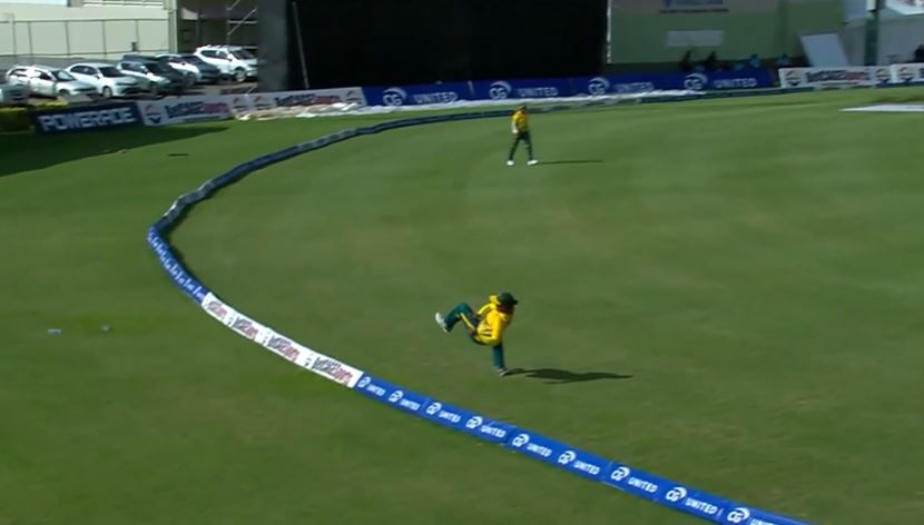 JAW-DROPPING! Chloe Tryon pulled off a boundary blinder