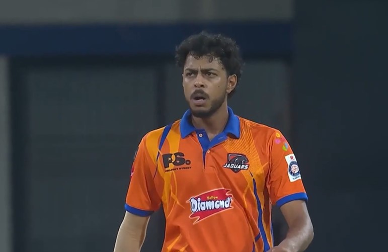 Sagar Solanki's 3 for 36 | Match 10