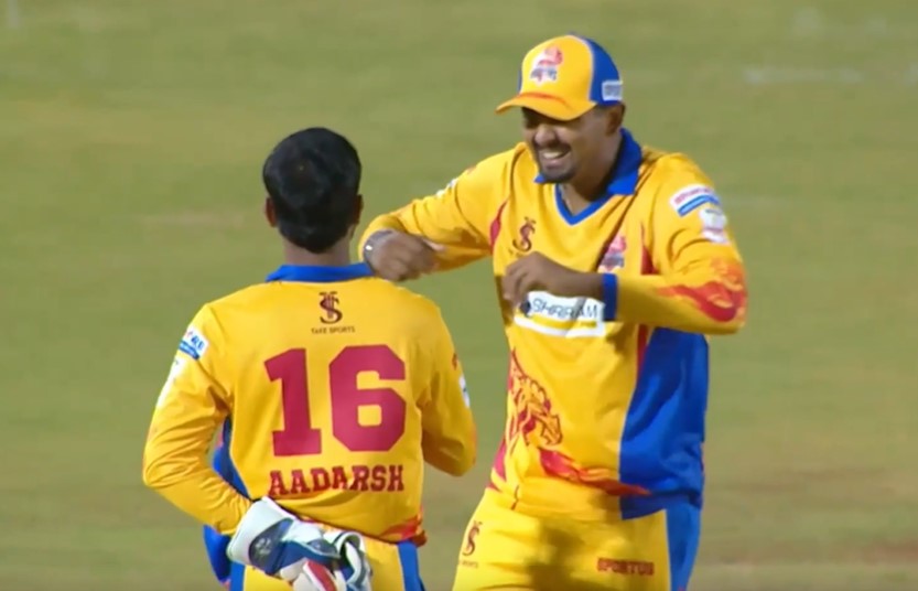 Shreyas Gopal's 3 for 30 | Match 33
