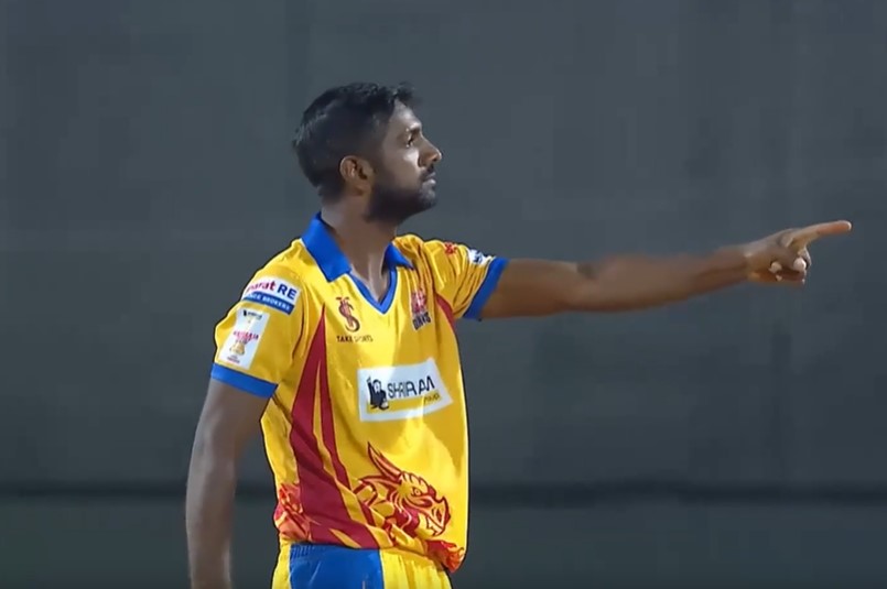 Sachin Shinde's 3 for 28 | Final