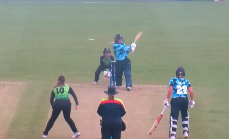 Northern Diamonds beat Western Storm by 6 wickets (DLS Method)