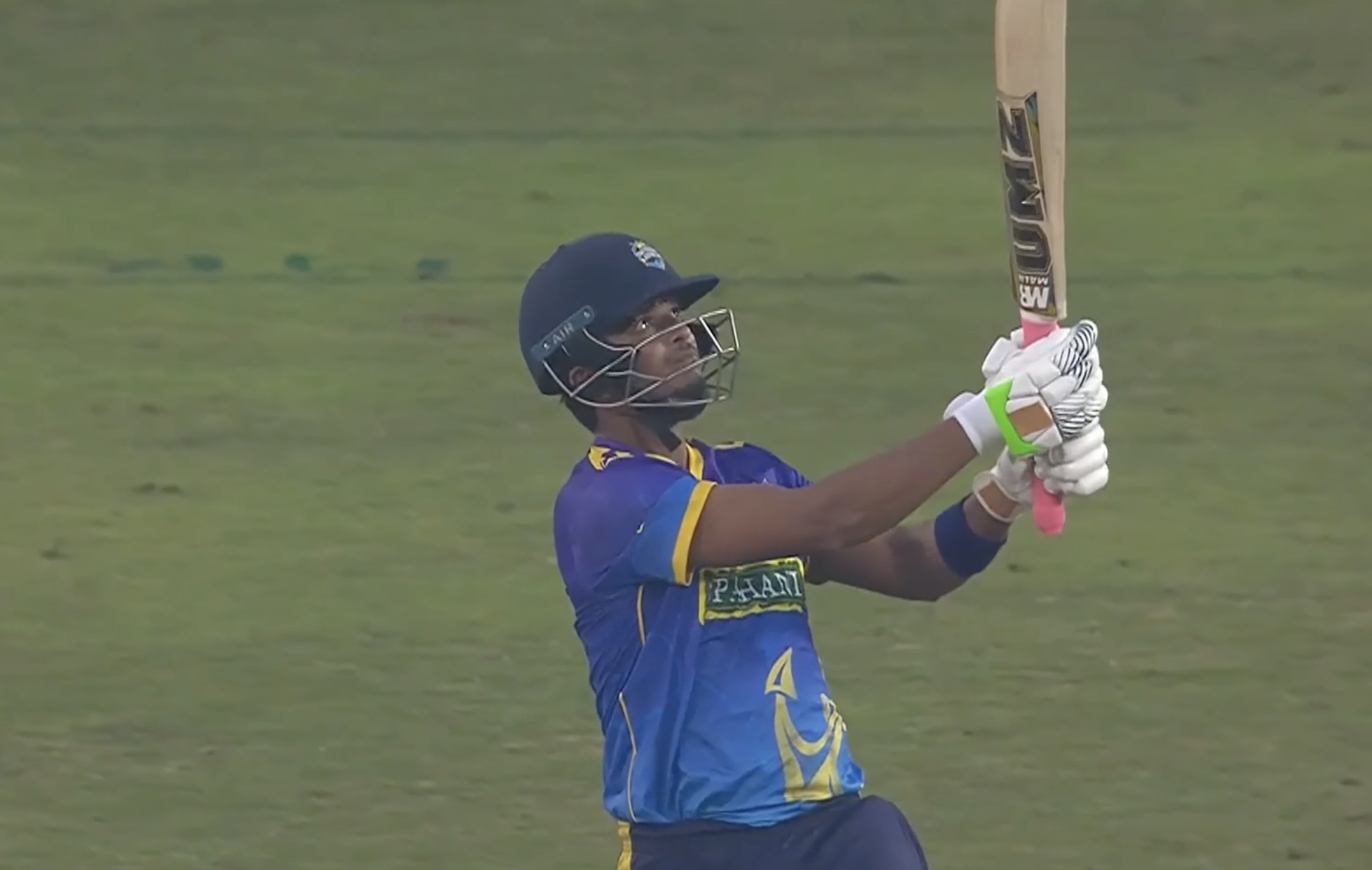 MATCH-WINNING SHOT! Captain Mahedi finishes off in style