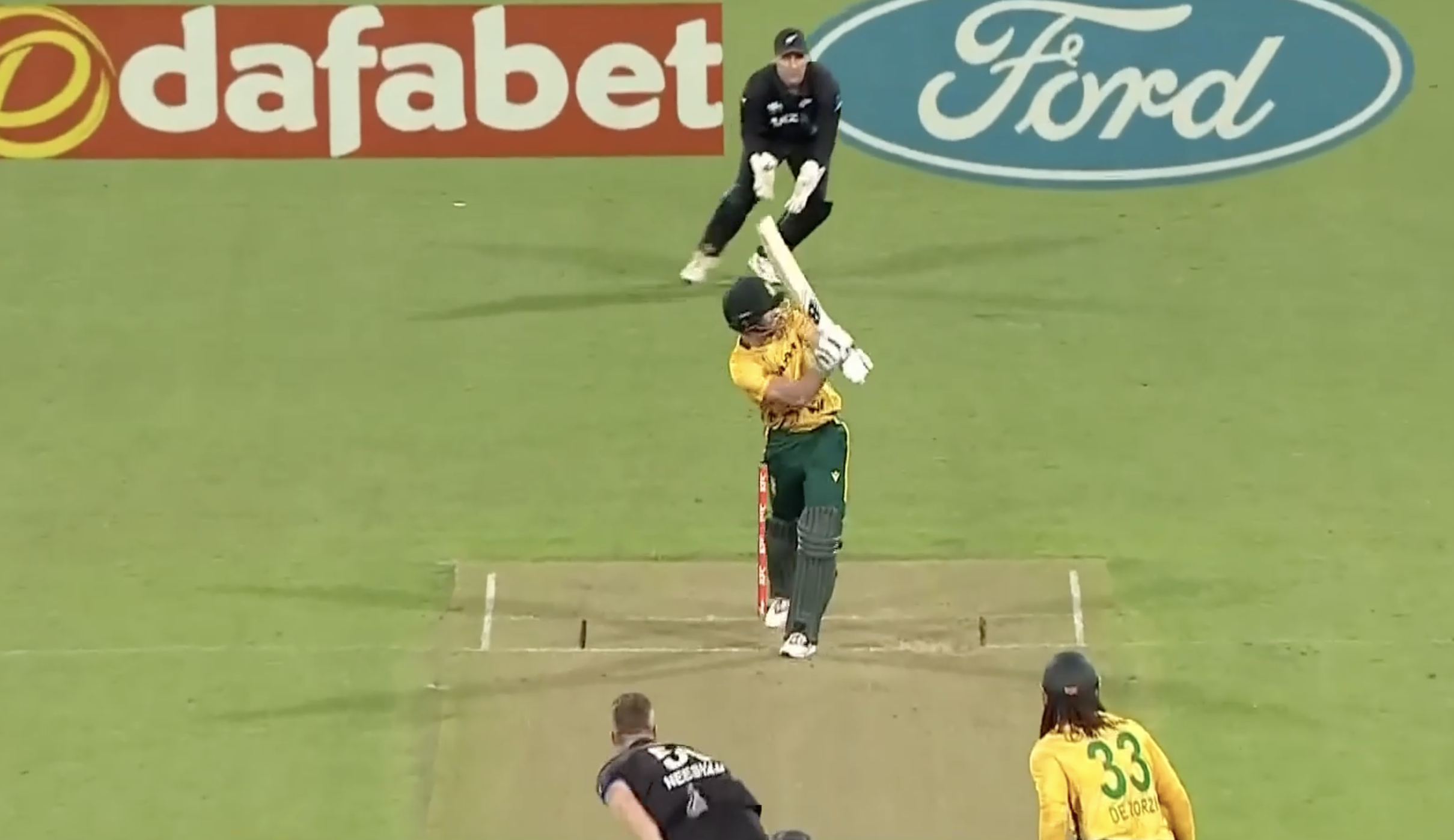 446! Connor Esterhuizen takes James Neesham to the cleaners