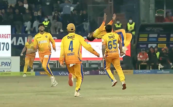 GOLLY! Airee nails the run-out and celebrates in style