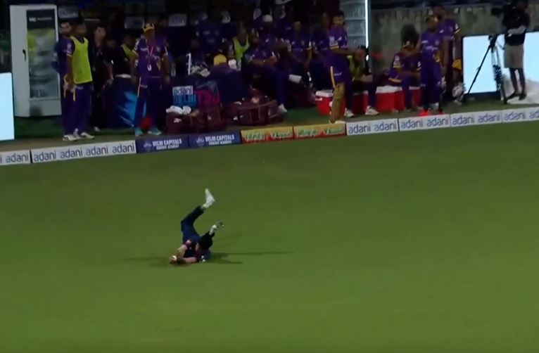 SCREAMER! Shreshth Yadav sent Dhruv Kaushik packing