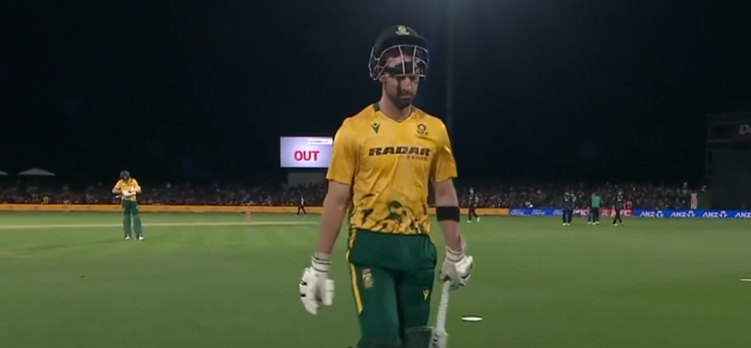 64W! Ben Sears gets the better of Connor Esterhuizen