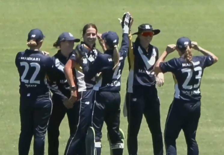 Tess Flintoff's 3 for 38 | Match 14